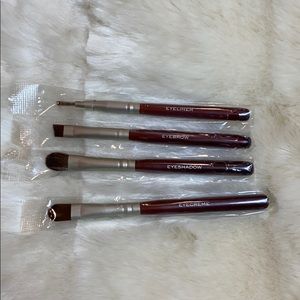 ME makeover essentials mini brush bundle